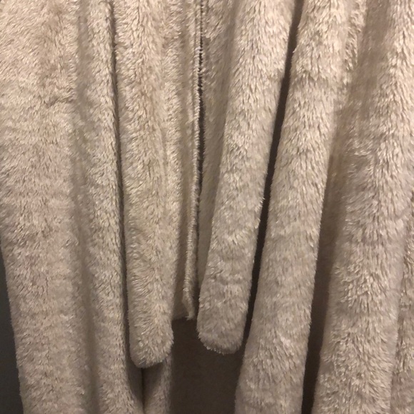 Vest - Picture 2 of 3